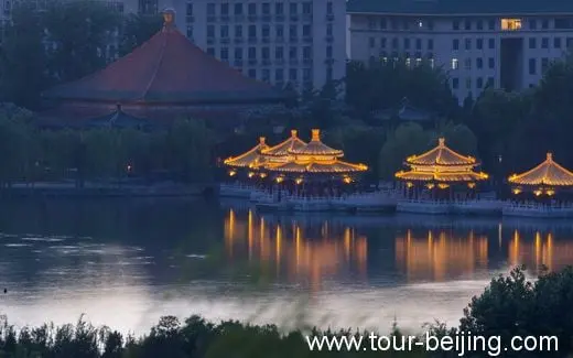 Lit-up Pavilions in Beihai Park