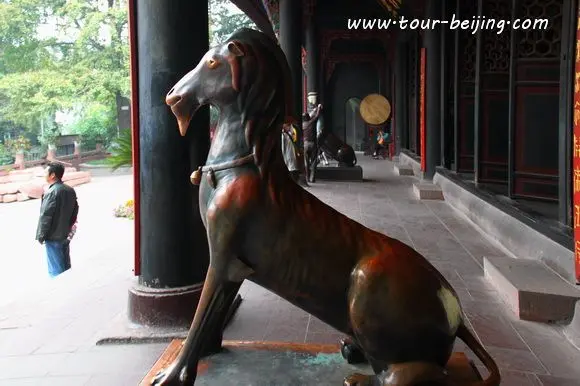 How to visit Qingyang Palace in Chengdu (Tips, Photos & Map)