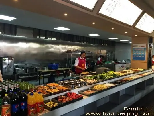 The buffet at Sanmenxia Service Area