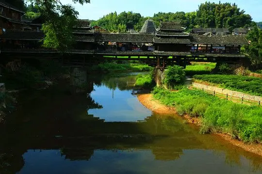 Helong Wind and Rain Bridge