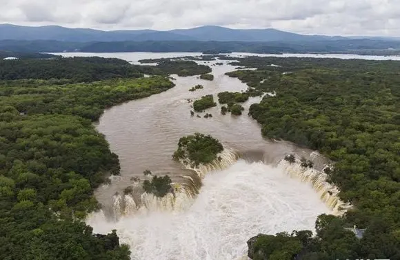 Top 10 Most Beautiful Waterfalls in China