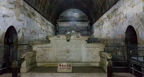 The underground Palace in Dingling (from internet)