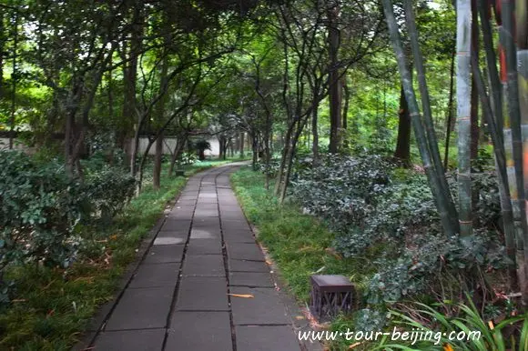 How to Visit Du Fu Thatched Cottage in Chengdu (Tips, Photos & Map)