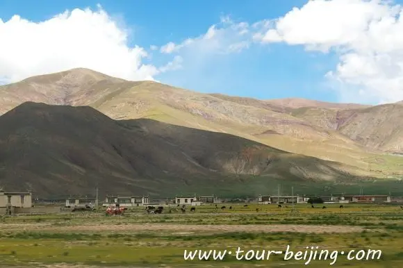Shigatse Lhatse Tingri Road Trip (Tips, Photos & Maps)