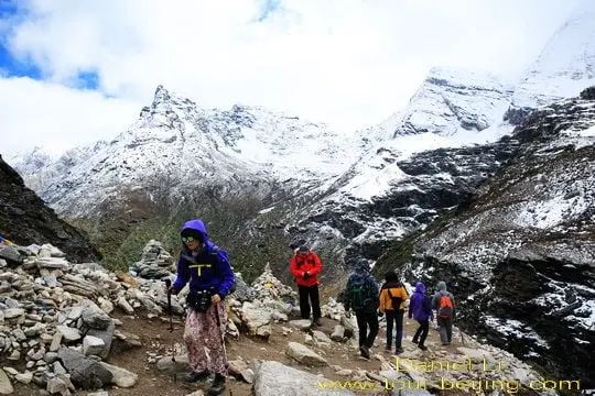 hike from Luorong Grassland to Niunai Lake