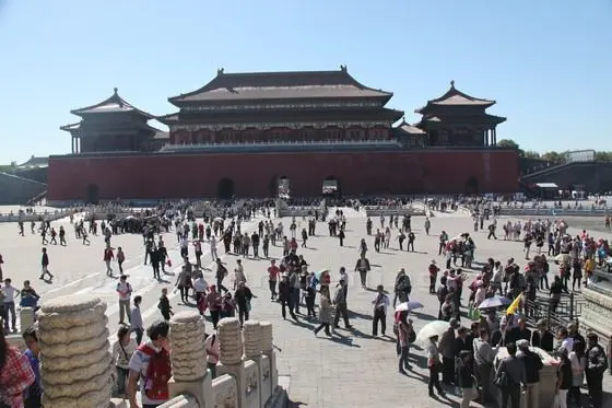 Look back at the inside part of the south entrance gate - Meridian Gate)