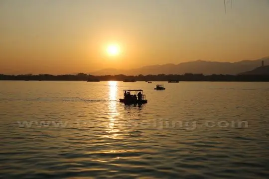 Sunset over Summer Palace (Tips & Photos)
