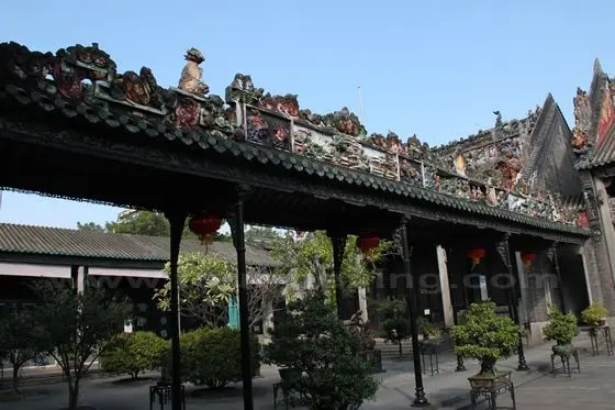 The fascinating plaster carvings on the veranda