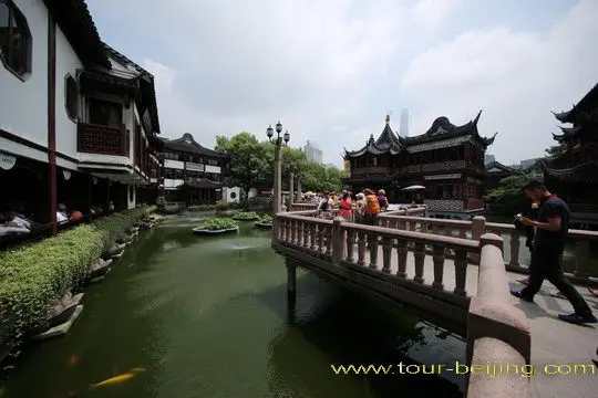 Nine-Bend Bridge and Pond