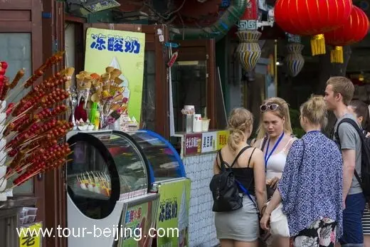 Try some old Beijing snacks, sugar-coated fruits, yogurt..