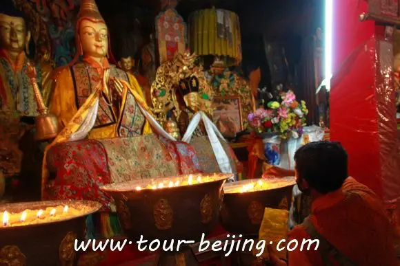 How to Visit Sera Monastery in Lhasa (Tips, Photos & Map)