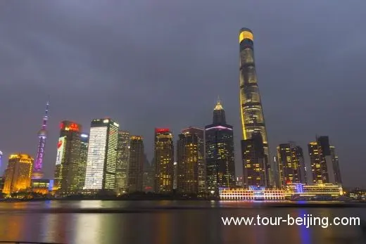 How to Visit Shanghai Tower (Tips, Photos & Map)