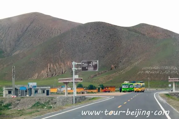 Shigatse Lhatse Tingri Road Trip (Tips, Photos & Maps)
