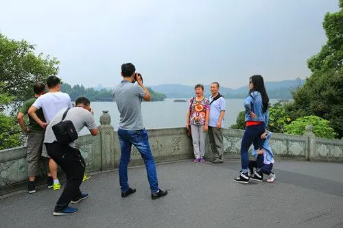 The third bridge known as Wangshan Bridge 望山桥