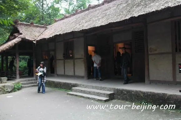 How to Visit Du Fu Thatched Cottage in Chengdu (Tips, Photos & Map)