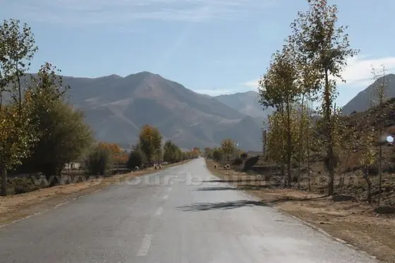 4-Wheel Drive Trip from Lhasa to Rakwa Tso (Tips, Photos & Map)