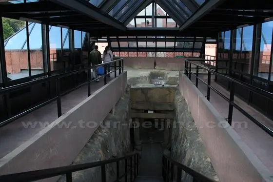 the Tomb Passager