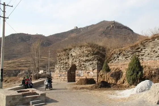 the dilapidated castle at Dongjiakou Village