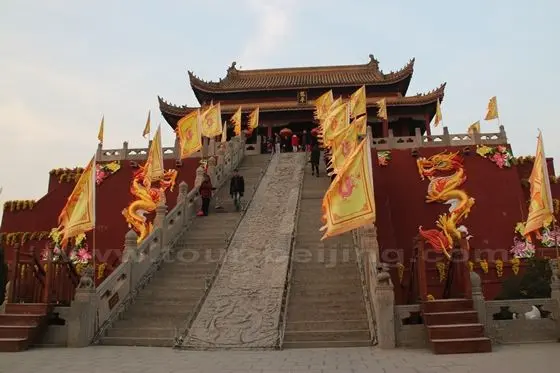 the flight of 72 steps leading up to the terrace of the Dragon Pavilion.