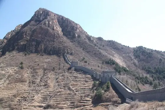 the steep top of Banlagang Mountain serving as a natural barrier