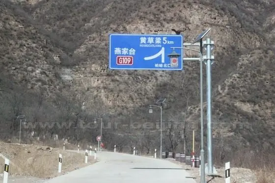 we continue to drive along the newly built asphalt road to Longmenjian Canyong, which is only 10km from Baiyu Village