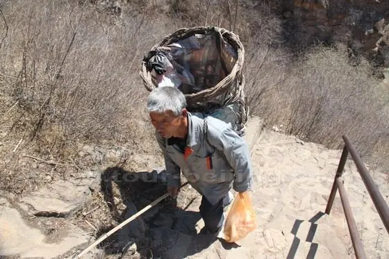we meet a great wall warden