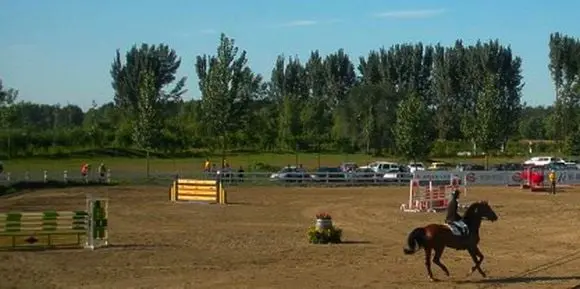 Equestrian Clubs in Beijing (Tips, Photos)
