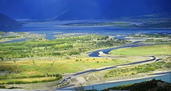 The Yarlung Tsangpo River (Photo Credit : news.cn)