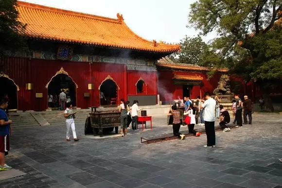 How to Visit Lama Temple (Tips, Photos & Map)