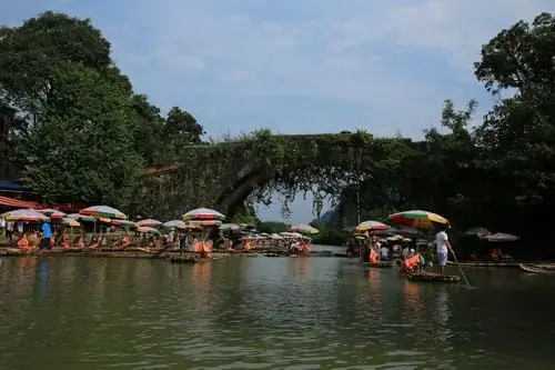Drifting towards the Yulong Bridge,