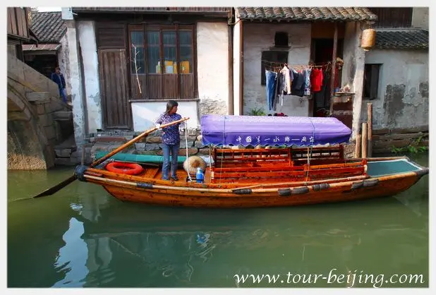 How to Visit Zhouzhuang Ancient Town (Tips, Photos & Map)