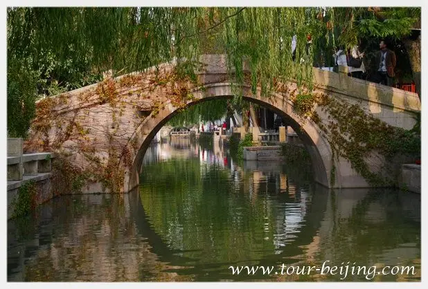 How to Visit Zhouzhuang Ancient Town (Tips, Photos & Map)