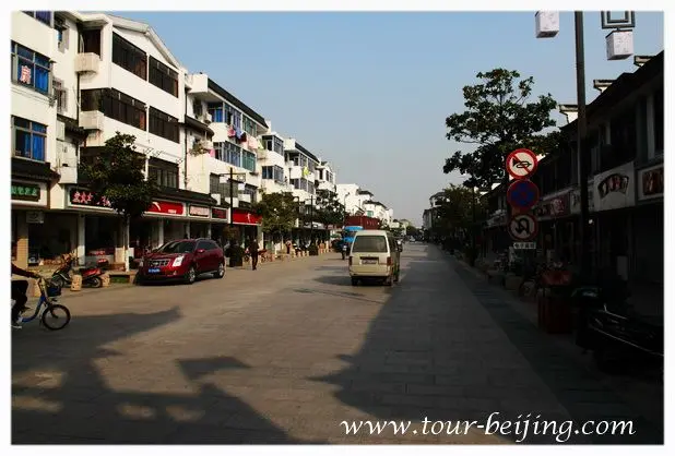 How to Visit Zhouzhuang Ancient Town (Tips, Photos & Map)
